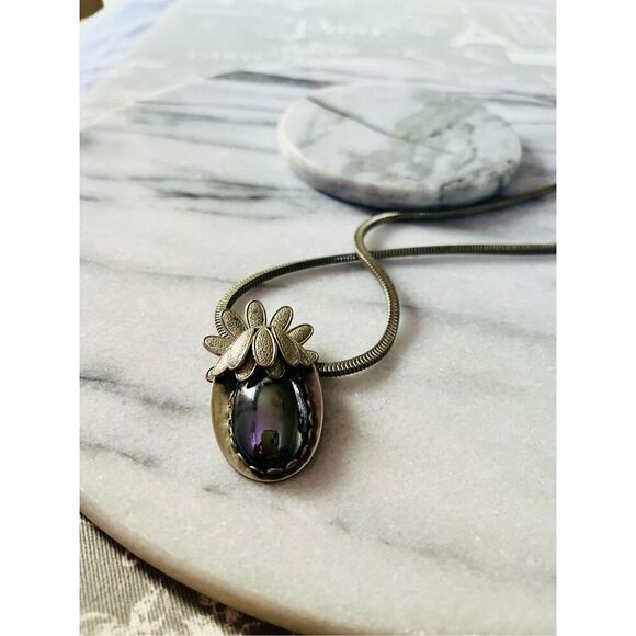 Vintage Pendant Necklace Ornate Oval Silver Toned Metal Unique Retro - Picture 6 of 9